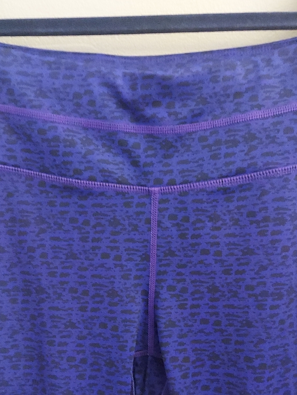 ATHLETA Asym Camo Purple 7/8 Yoga Leggings M Running Athletic - Picture 5 of 16